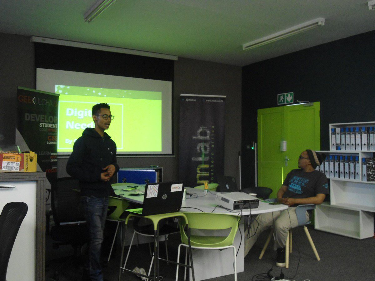 DCVHsa's tweet photo. @NCDevEco @iamkeenanG6 @mlabsa #MakerSession #YouthDay https://t.co/eT0CPoPQjJ