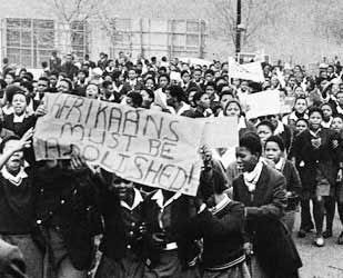 mbali_Entle_'s tweet photo. June 16 1976 reminds us of how evil the apartheid regime was but it also reminds us of the powerful voice of the Youth. #june16 #Youthof76 #YouthMonth https://t.co/FsTgtjBn9C