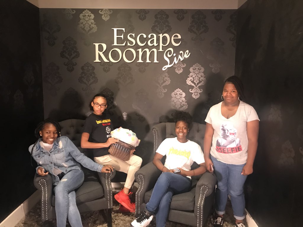 PDLadyConsults's tweet image. Fun times with @eejust_ms #MATHClub! #MathisFun❤️#STEM #EEJustScholars #WeEscaped! Thank you @_jubo5352 🤸🏽‍♂️@EscapeRoomLive @Eejustptsa @pgcps @PGCPSMSHSMath