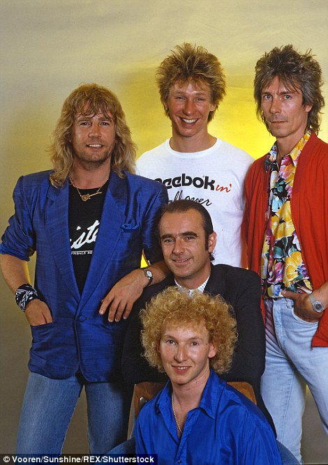 nottco's tweet image. #StatusQuo #saturday #nowplaying 

 It is estimated that the band has played over 6,000 live shows to a total audience in excess of 25 million people.
In doing so, the band has travelled over four million miles and spent nearly  25 years away from home.

m.youtube.com/watch?v=Yw_sJi…