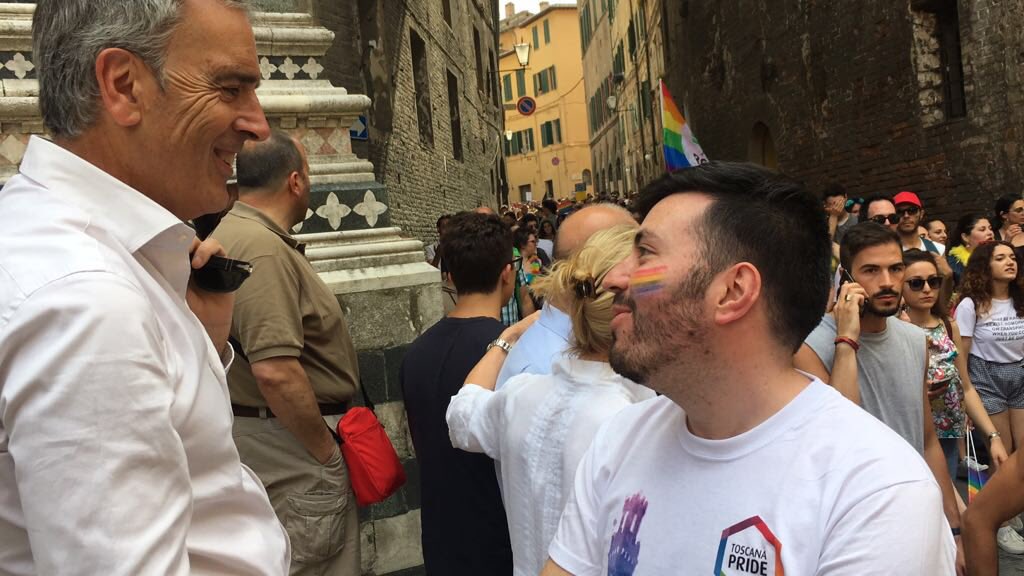 Valentini_Bruno's tweet photo. Siena città viva, dei diritti, del rispetto.

Viva Siena! https://t.co/4xRXTjuRP1
