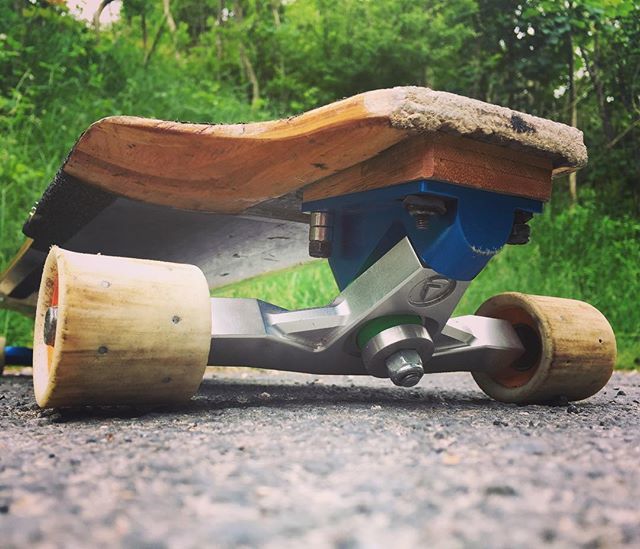 2controversial's tweet image. The daily grind 
#longboard #longboarding #downhillskateboarding #harfangwheels #romancandles #tothecore #thinkrevolt #precisiontrucks #flatspot