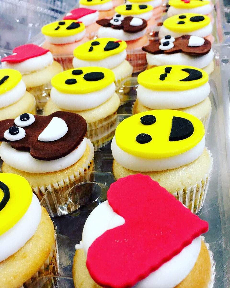 #emojicupcakes #cupcakes #emoji