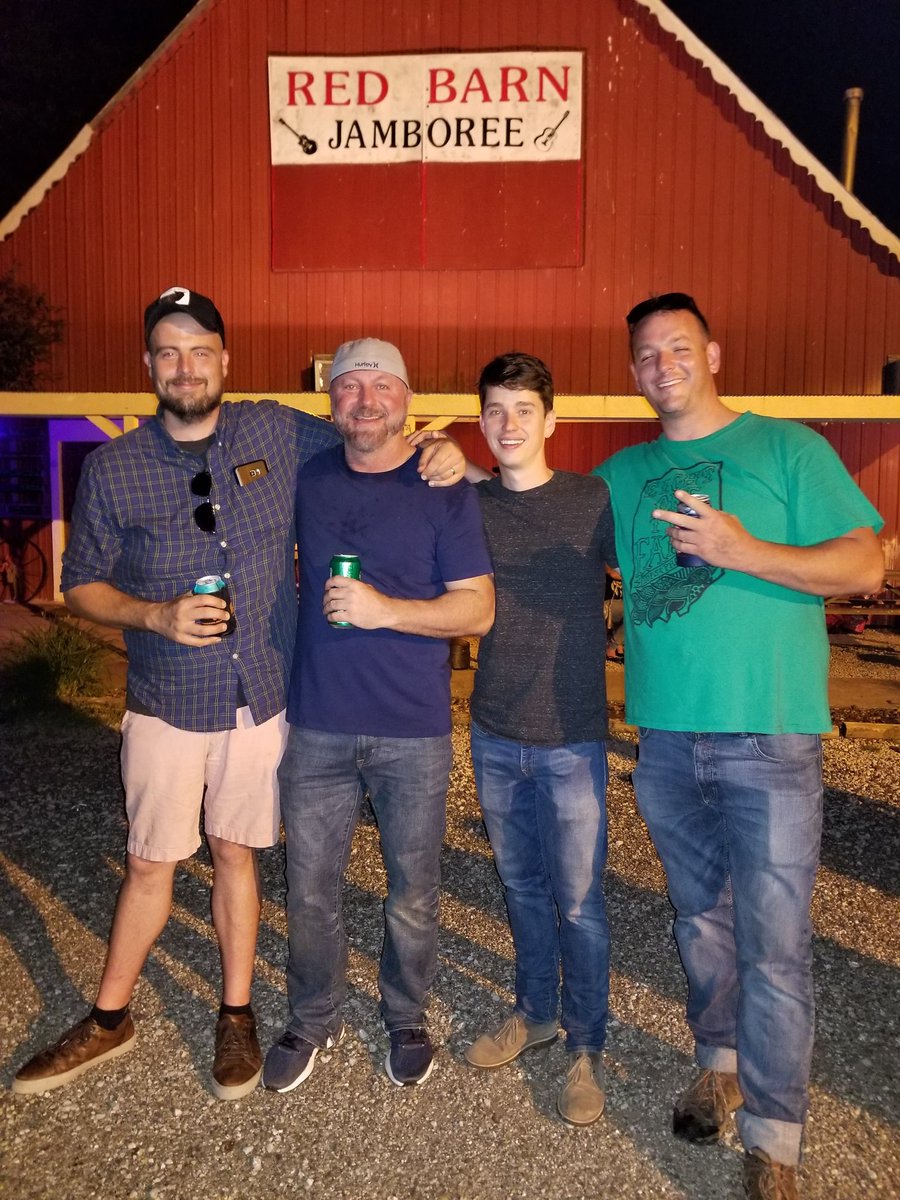 812farms's tweet photo. A great comedy night at @IndianaRedBarn with @toddmccomas &amp; @thejeffvibbert @Joe66622844 #letsgo https://t.co/TkHIU4C05M