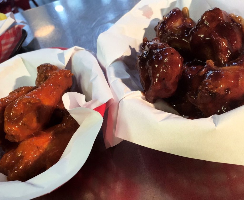 FatboyzDiner's tweet photo. Are you a buffalo wings or BBQ bites kind of person??

#fatboyzdiner #eastlondon #eastham #london #americandiner #halalfood #foodporn #foodie #halalburgers #gourmetburgers #wings #bbqbites https://t.co/JMo4fZkpA4