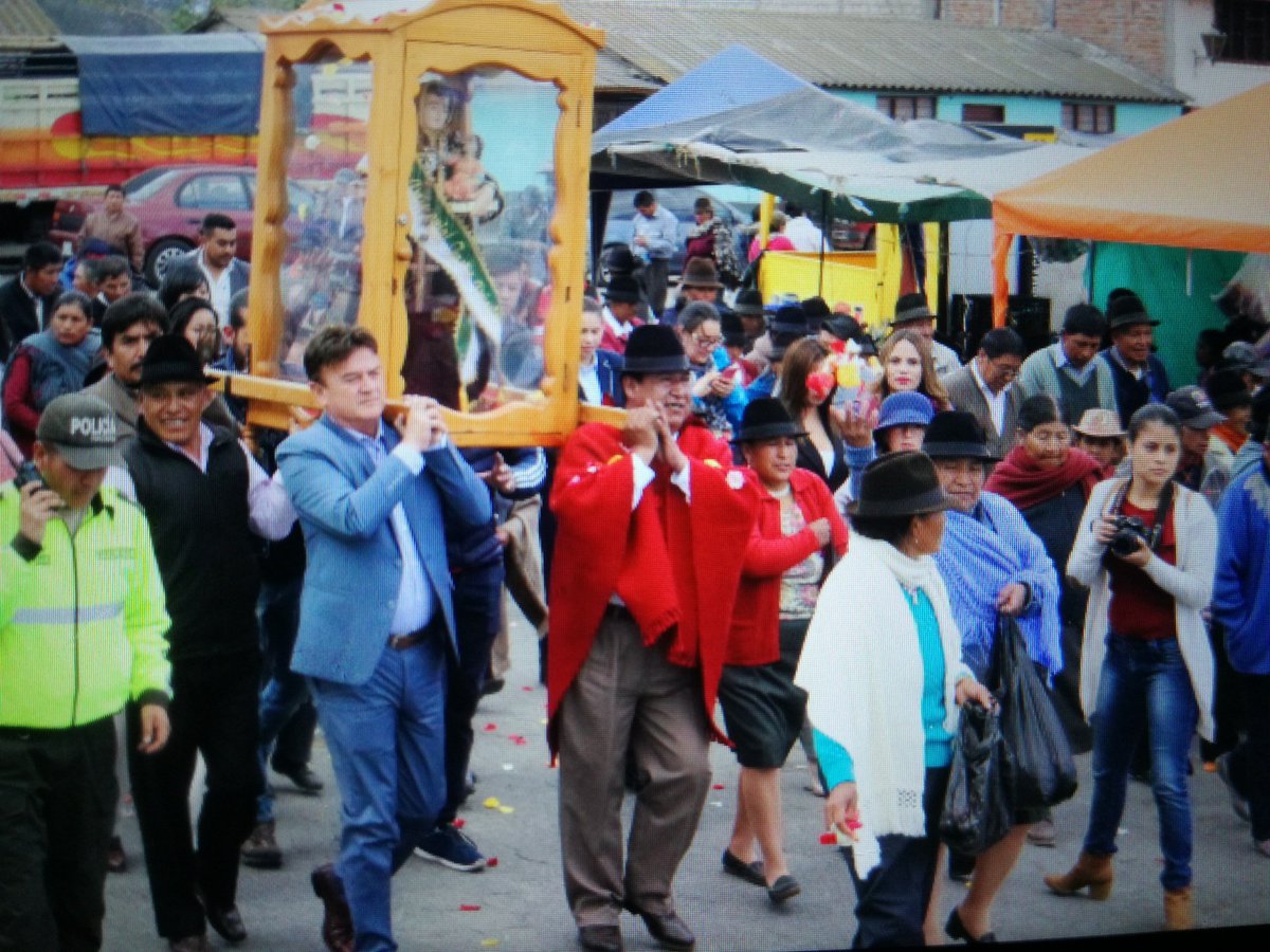 Gober_Cotopaxi's tweet photo. San Antonio de Padua, un hombre de Dios. @HectorGon35, Gobernador de Cotopaxi, participa en ceremonia religiosa celebrada en Toacaso, donde se recuerda el legado del Santo, en el marco de los 373 años de creación de la parroquia. https://t.co/CVbZ97OuhM