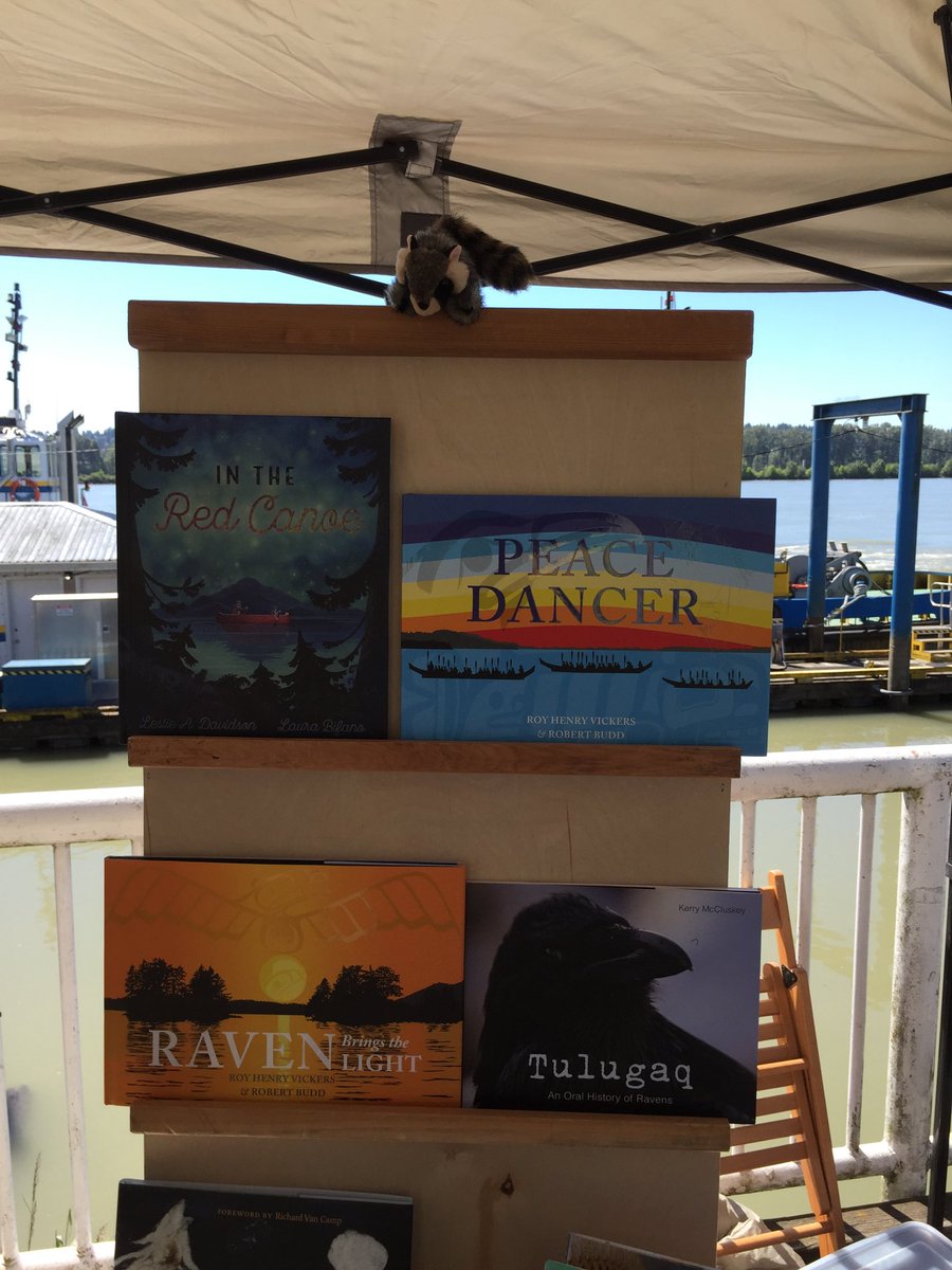 Come to the <a href="/rivermrkt/">River Market Archived</a> and save our raccoon! Receive a free finger puppet when you mention you saw this Twitter. #newwest #raccoon #bookstore