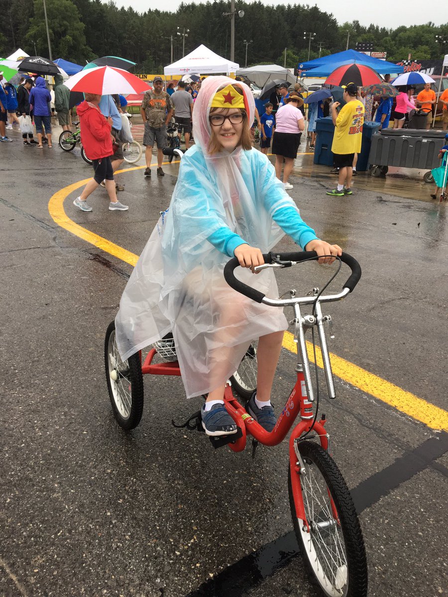 kimstjames's tweet photo. Lori's Voice Walk for the Challenged was a success!!  #raincantstopus https://t.co/7QQGsgBUb1