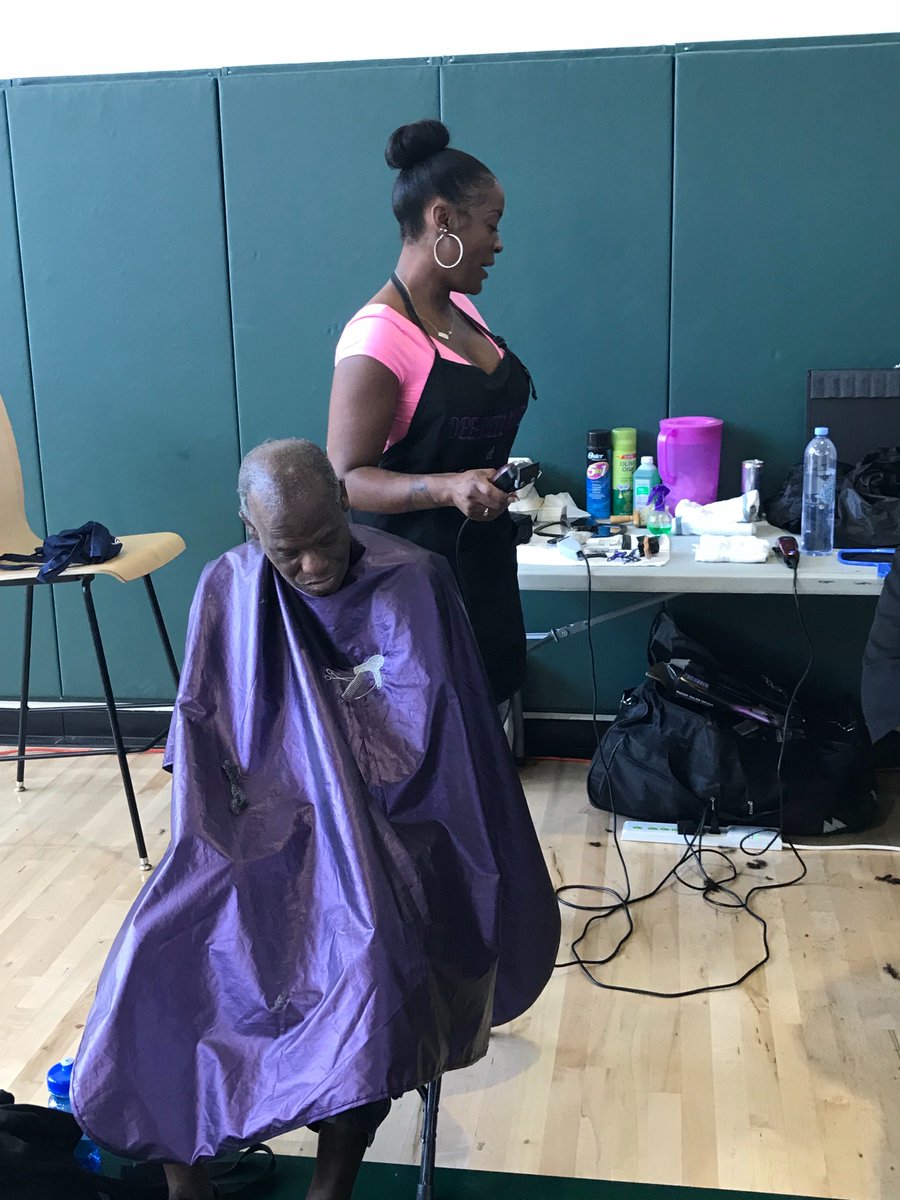 CRSnowden52's tweet image. Join us @ Kenilworth Rec til 5pm! We have FREE haircuts, moon bounce, skate mobile, @BackyardBand performing, FREE #nativedad t-shirts, food and lots of family fun til 5pm! #DCDads