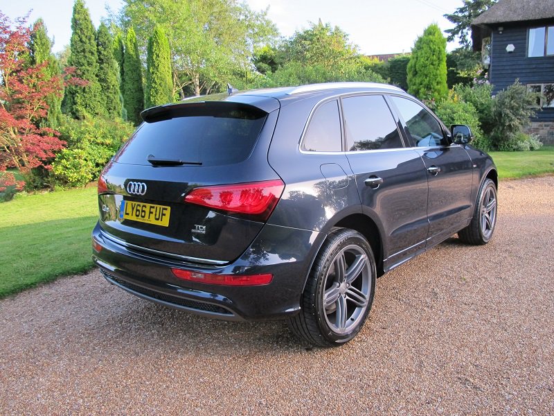 harfootgroup's tweet photo. 2017 @AudiUK Q5 2.0TDI S-Line Plus #Quattro. Moonlight Blue Metallic with Black Leather. 14k miles. Panoramic Sunroof, Xenons, B&O speakers, Heated seats, Power Fold Mirrors & Boot. Balance of Audi Warranty #audiq5 #Audi #q5 #slineplus https://t.co/P1kdw1CYrG