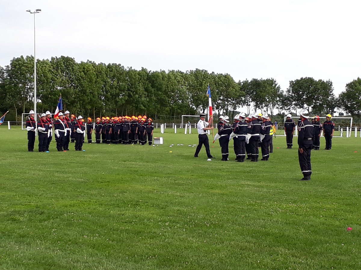 SDIS85's tweet photo. Le congrès départemental est l'occasion de rappeler le lien étroit et de confiance qui existe entre le @SDIS85 et l'#UDSP85. https://t.co/SsJqaN3LHB