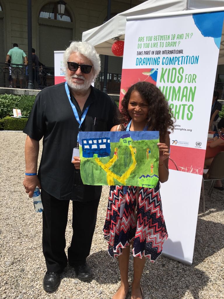UNGeneva's tweet photo. 🖍🖍🖍 We had kids #standup4humanrights today at the @UNHumanRights Office’s Open Day! Children from Geneva English School participated in a workshop with 🇪🇸 artist Cristobal Gabarrón &amp; produced artwork for the #kids4humanrights contest. Info: https://t.co/40C2SxIL94 https://t.co/Lzy2lZRMVu