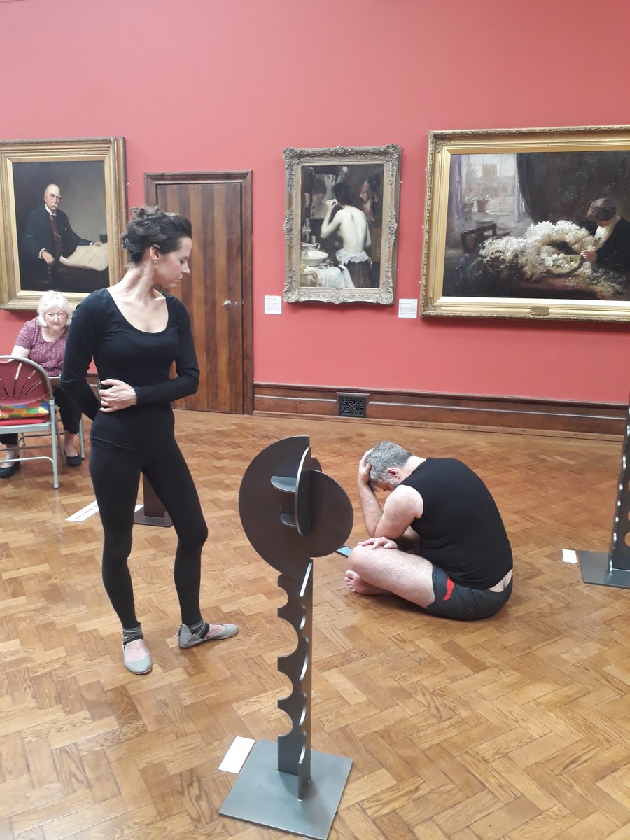 HelenaCurator's tweet photo. #Sculpture & #painting at #BeverleyArtGallery reflected and reconfigured by live models for a drawing class open to everyone 🖼💃🕺🎨 #inspiration #drawing #gallery #Beverley #EastRiding #Yorkshire #art #artclass #HumberMuseums https://t.co/wwNh9hk2Mb