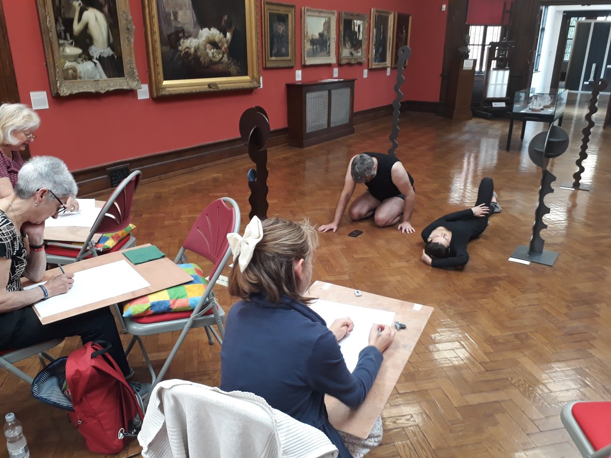 HelenaCurator's tweet photo. #Sculpture & #painting at #BeverleyArtGallery reflected and reconfigured by live models for a drawing class open to everyone 🖼💃🕺🎨 #inspiration #drawing #gallery #Beverley #EastRiding #Yorkshire #art #artclass #HumberMuseums https://t.co/wwNh9hk2Mb
