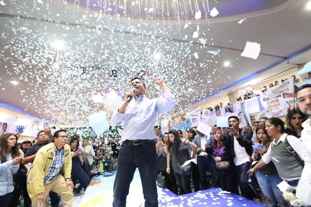 eduardorivera01's tweet photo. Seguimos moviendo almas, sumando voluntades con #SolucionesDeFrente para que Puebla sea la mejor ciudad para vivir. 👊 ¡Gracias! https://t.co/1gNXdxYB2F