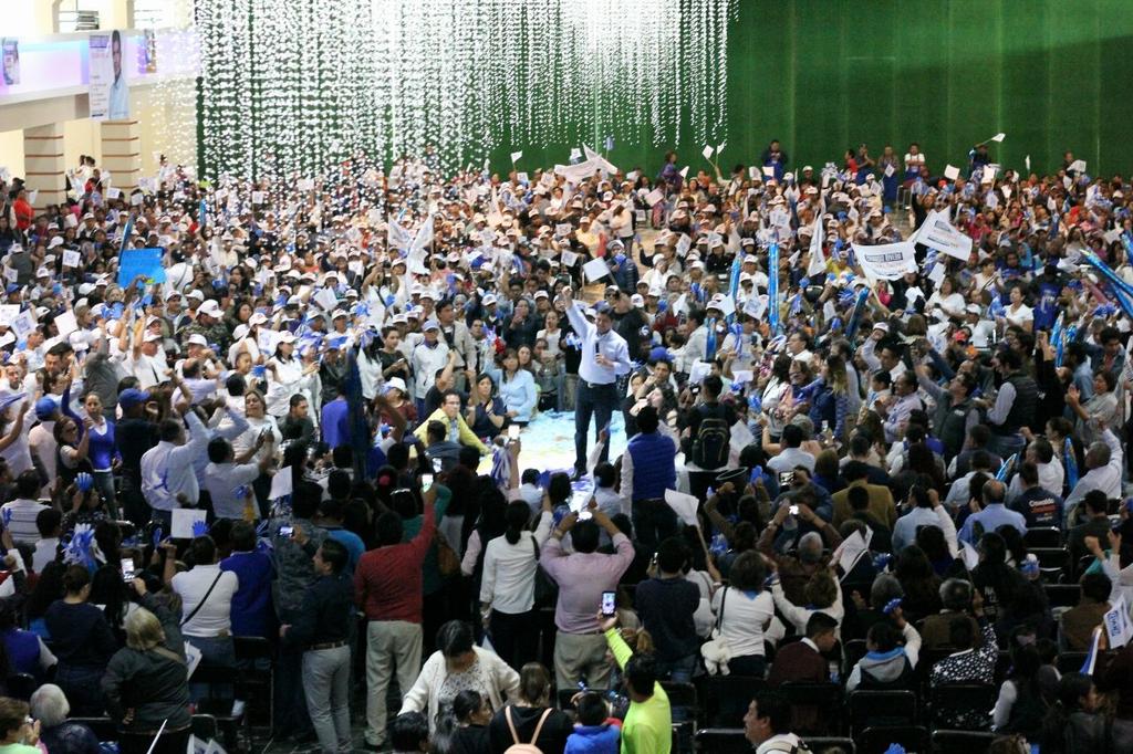 eduardorivera01's tweet photo. Seguimos moviendo almas, sumando voluntades con #SolucionesDeFrente para que Puebla sea la mejor ciudad para vivir. 👊 ¡Gracias! https://t.co/1gNXdxYB2F