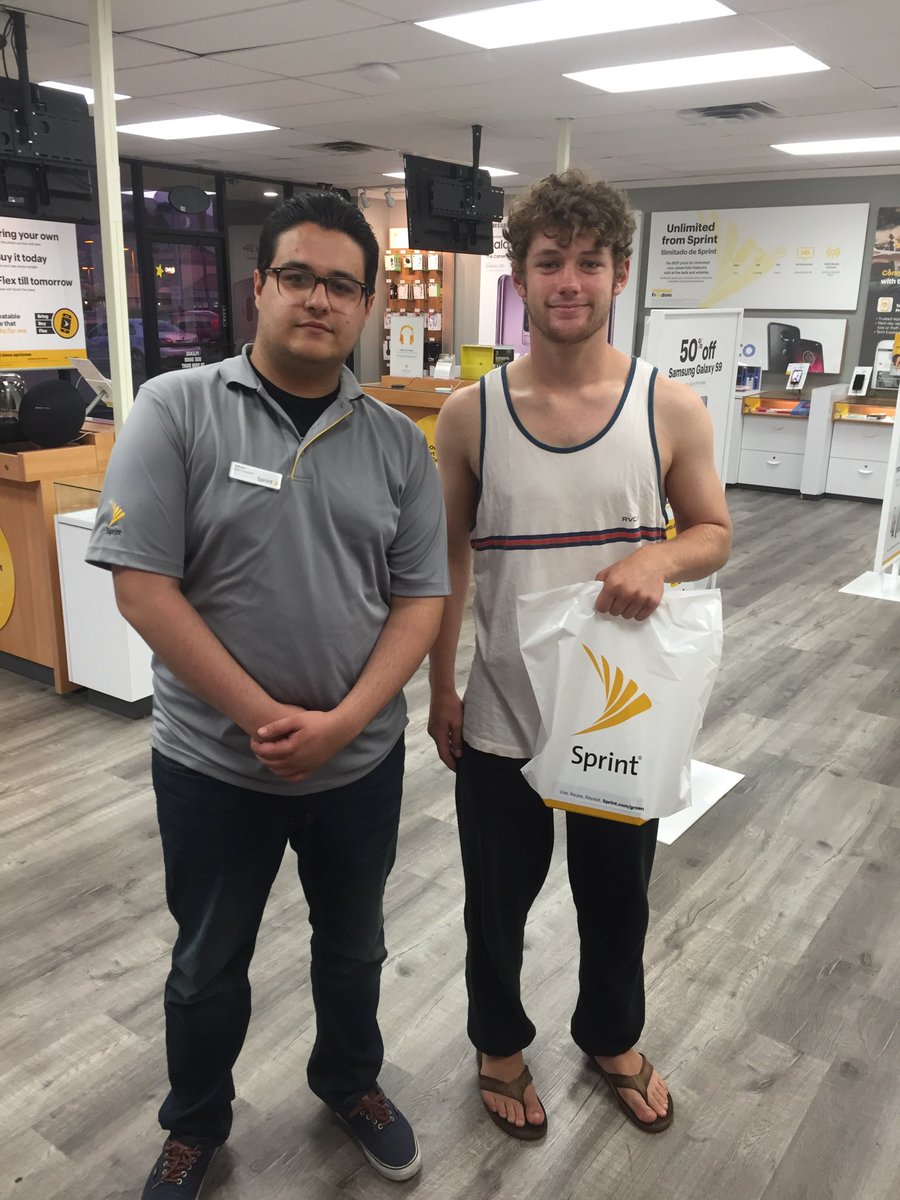 Happy customer leaving with his #free LG G Pad tablet paired with his 50% off LG V30+! #BestPriceForUnlimited <a href="/KristianAllos/">Kristian Allos</a> #RanchoSanDiego