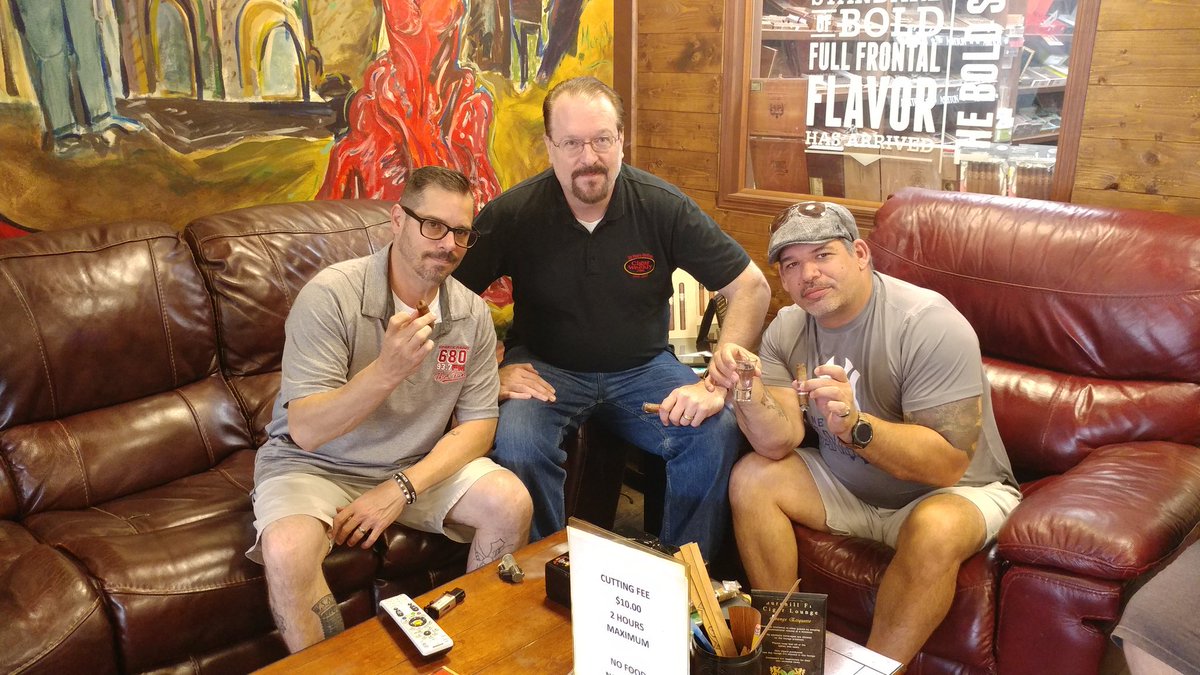 cigarweekly's tweet photo. hanging out with the boys, @LSUChadP and @stogie_mike at Churchill fine cigars! Always a great time when you can burn great cigars with friends! #CigarWeekly #cigarlife #cigars @jefslat @CigarRights @JeffBOTL @RodZdebiak @BriceSikes @AirMunro @thburne @CigarGent_CV66 @nhale1300 https://t.co/QwtGtDc9WS