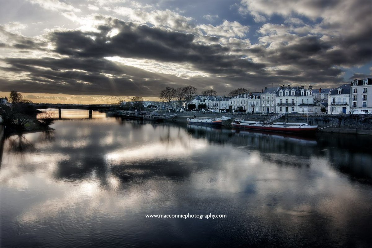 TuViensdAngers's tweet photo. 🏙 Sunset in Angers.
📷 : macconniephotography (Instagram)

#Angers #Anjou #France https://t.co/nibmaBR1Qp