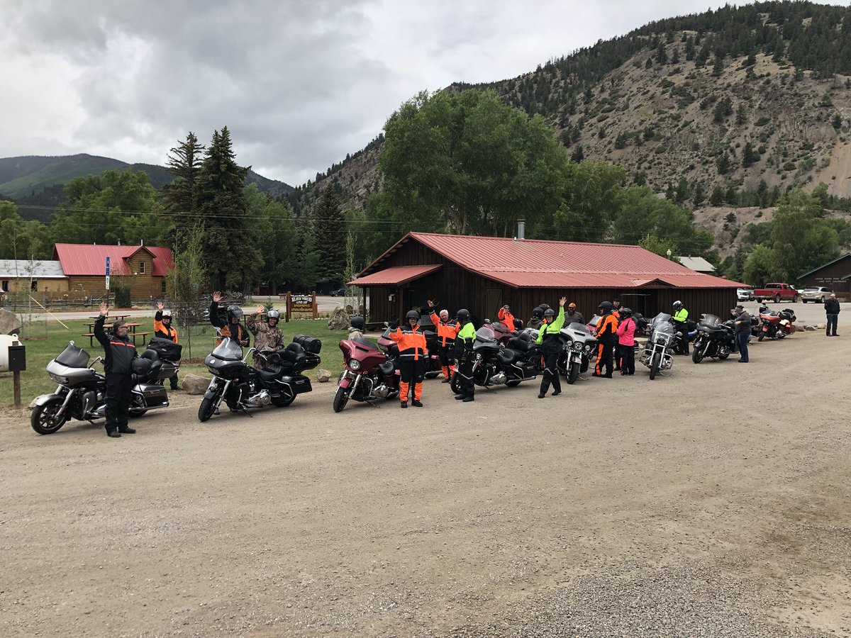 CLIMBelevated's tweet photo. Look who stopped for lunch!#fathersdayride https://t.co/9qh2DnYKbc
