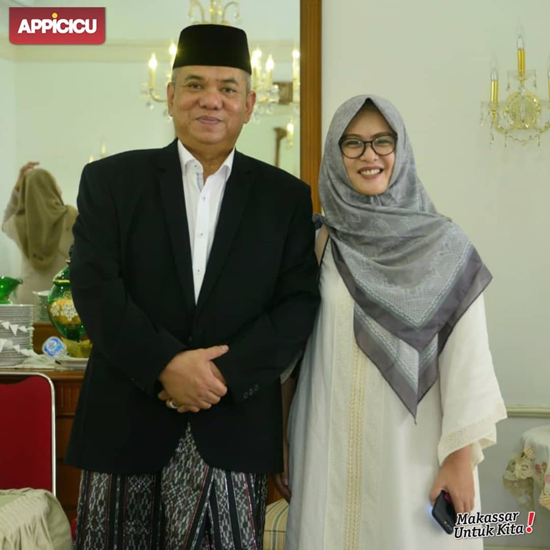 AppiCicu's tweet photo. Silaturahim adalah jembatan kasih sayang. Menjembatani dua sisi yang berbeda terhubung dengan jiwa kasih dan sayang. 🙏🙏🙏
.
#MakassarUntukKita #silaturahmi #appicicu #keluarga #idulfitri1439h https://t.co/yOiJTLnuaV