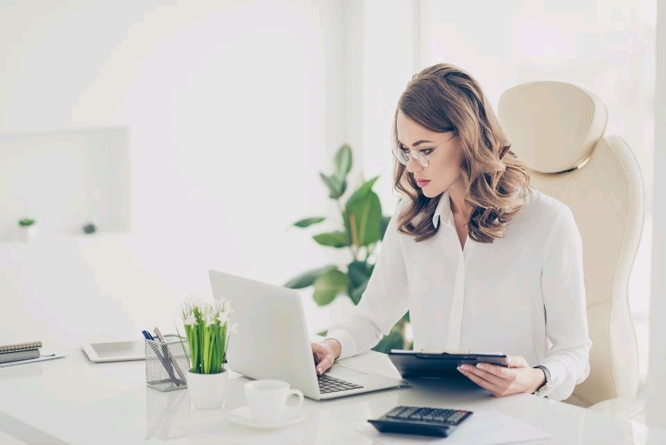 cgledhill's tweet photo. If you are tempted to host a panel about "women in finance," don't. Just put women on a panel about finance. This shows young women they belong in the industry -- not that they'll be entering a field in which they are put in a separate category
 https://t.co/UGHrb2HOaK #fintech https://t.co/JLja1Ia61u