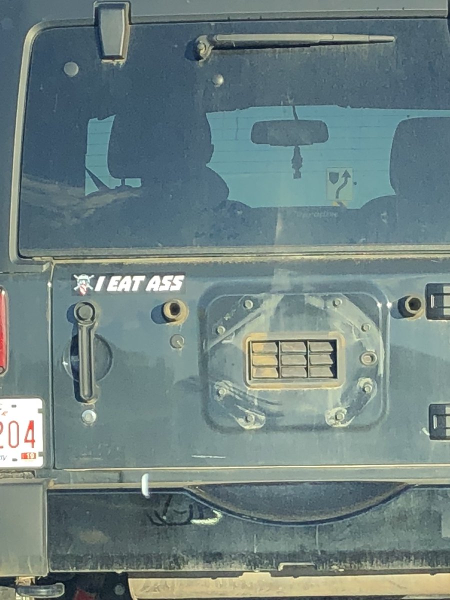 kingstud88's tweet photo. Only in Alberta you see this on vehicles #classy https://t.co/03I6IoThLJ