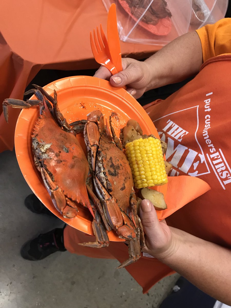 KristaMckinstry's tweet photo. @J_Waters26 and team 4106 over the top with orange- crabs, hot dogs, hot wings, you name it! Can’t forget Chris in her orange shirt, pants, and socks either! 🧡🍊🧡 #NDHDOrangeBloodedDay2018 @aj_mazzola @TheOASM4106 @kal_el_d64 https://t.co/00dwcJTXIx