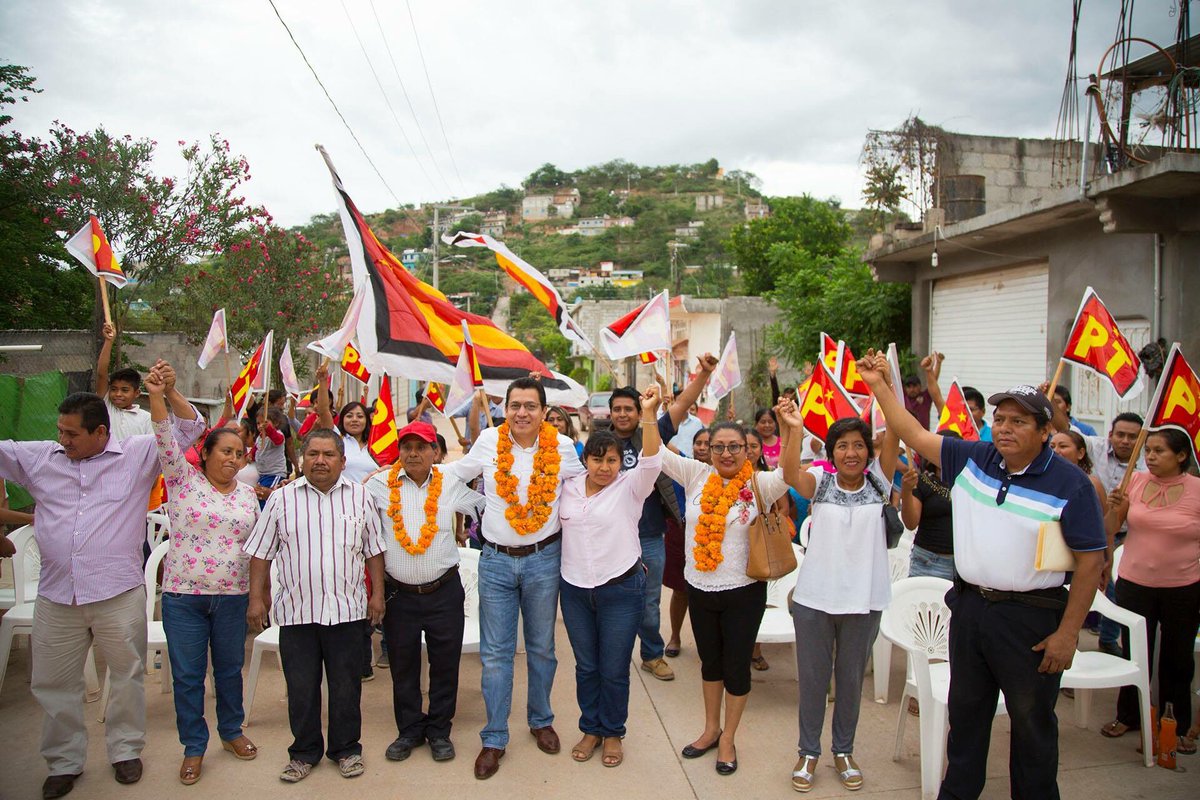 WencesRealPT's tweet photo. Col. Azteca, Recuperemos la seguridad y el bienestar de nuestro municipio Vota este 1o. de julio #VotaPT #AMLOesPT #AMLOPresidente2018 #TlapaDeComonfort https://t.co/tVJDSGah87