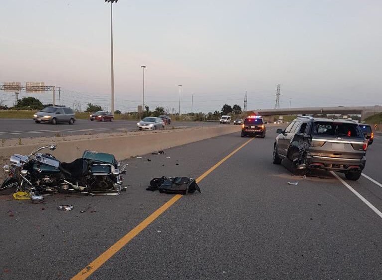 Motorcyclist dies in collision on the 403. READ MORE: ow.ly/mOKr30kwS4A https://t.co/bCxSVzmHBl