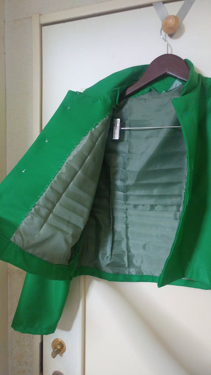 ちよ Auf Twitter Usako Yousaikoubou さんの 自作超初心者のためのコスプレ衣装製作基礎book の詰襟ジャケットの型紙を改造 といえるレベルなのか して 幽助の 短ラン 上 作りました 裏地は個人に着けたかったのでつけた 襟部分しくったけど 誤魔化せ