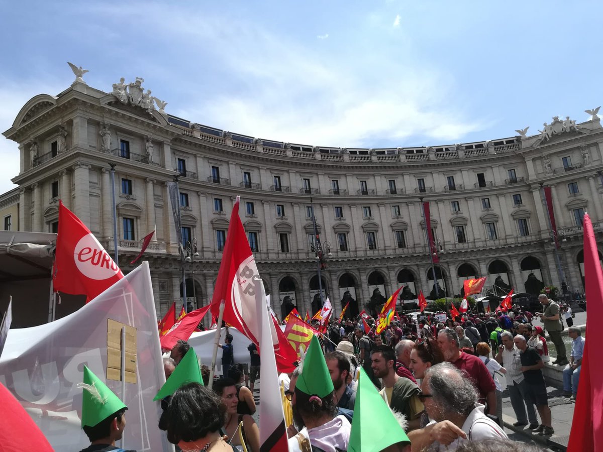 PaPTerni's tweet photo. #poterealpopolo #Terni #presente a #manifestazione #Roma #diritti #restiamoumani https://t.co/lWhMuzGIjk