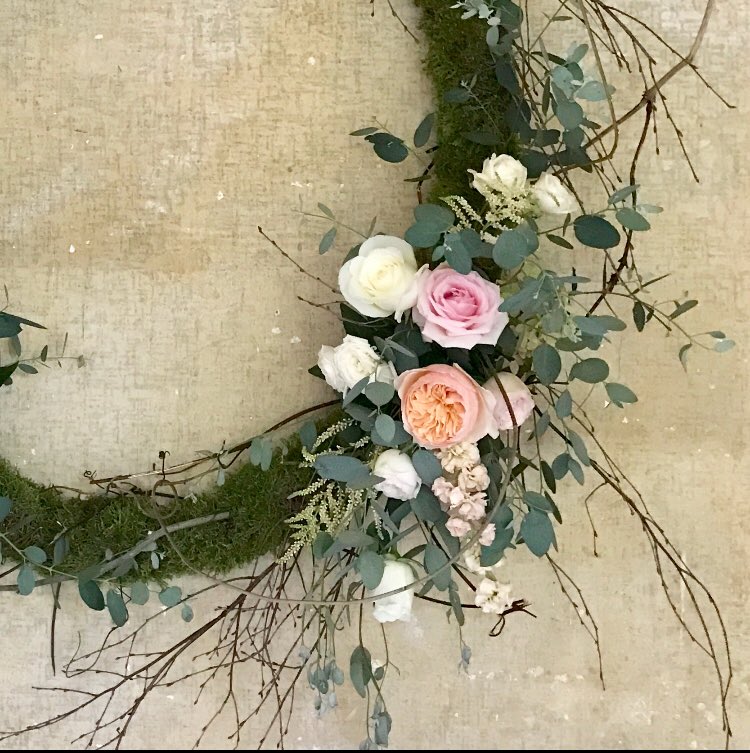 JillSanctuary's tweet photo. Happy wedding Saturday .... these hoops look fabulous when display on mass on a barn wall #bride #groom #hullflorist #hullweddingflorist #eastyorkshireflorist #york #yorkshireweddingflorist https://t.co/hIaEMq8ABd