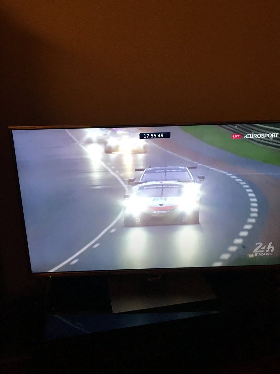 fleo88's tweet photo. #EurosportLEMANS LA gara delle gare !! Un saluto a tutti ! https://t.co/fMNWI7kshi