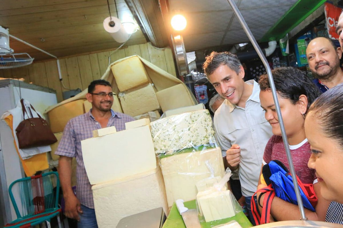 jccalleja's tweet photo. Visité al sector comercio en San Vicente. He trabajado muchos años en este sector; nuestros emprendedores, grandes y pequeños, deben estar seguros que tendrán en mi un aliado más. ¡Hoy se los dije a los vicentinos! https://t.co/iqKyY8E30b
