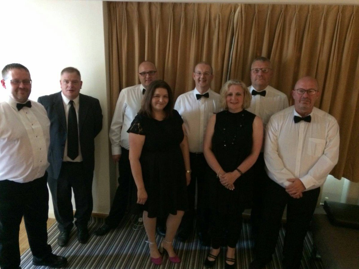 halesowentownfc's tweet image. The waiters and waitresses from @HALESOWENTOWNFC wish all remaining @EvoStikleague club a successful season to come #UpTheYeltz #EvoStikAwards #NPL50