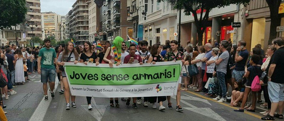 podempensionist's tweet photo. #ValènciaOrgullosa de la diversitat. Juntes #TRANSformemElFutur #OrgullVLC2018 https://t.co/jGoL8zdv7j