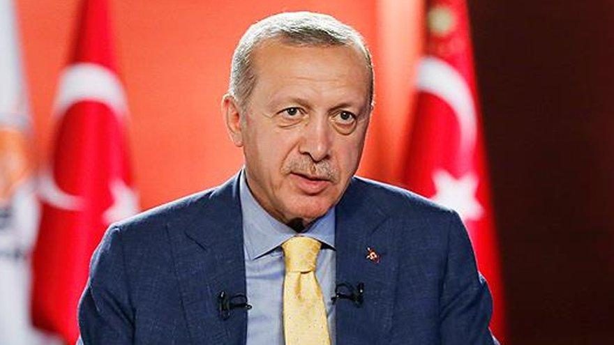 Cumhurbaşkanı Erdoğan, Muharrem İnce'nin kendisini televizyon programına çıkma davetine cevap verdi. Erdoğan, "Utanmadan sıkılmadan televizyona davet ediyor. Üzerimizden kalkıp reyting sağlayacak kendine. Biz seni muhatap alır mıyız?" dedi. sozcu.com.tr/2018/gundem/er…