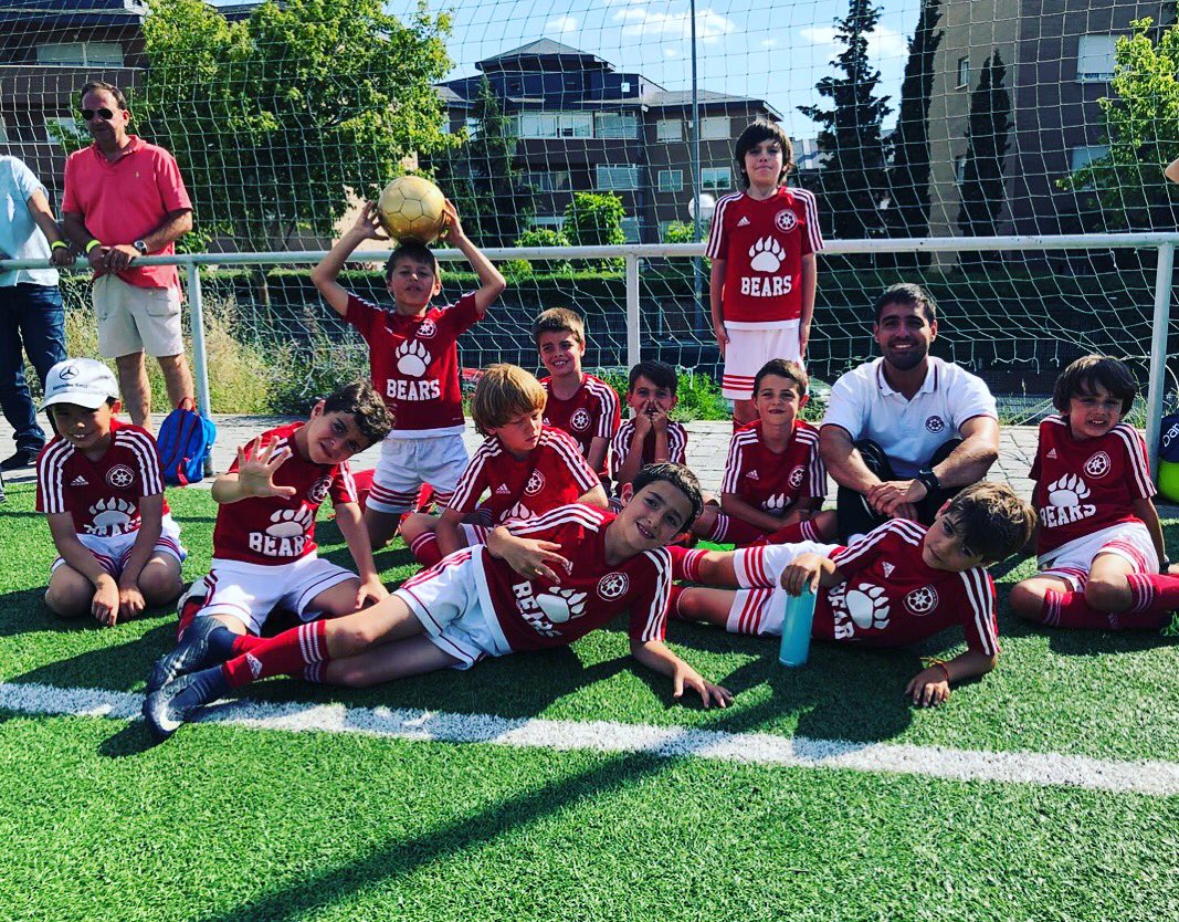 Nuestro equipazo de G2 presente en el <a href="/ballesterfutbol/">Memorial Ballester</a> #gobears🐻