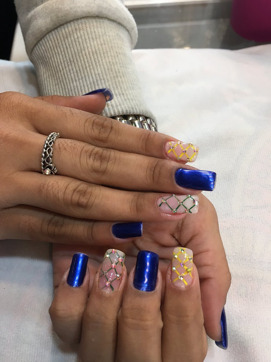divasateliee's tweet photo. Ritmo da copa 💅🏽💚💛 #VemproDivas https://t.co/W4cuZnsn39