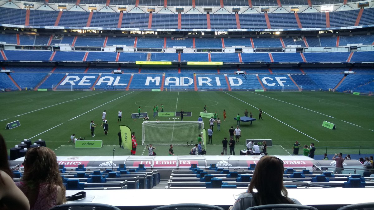 osso_picks's tweet photo. Gracias a @CodereApuestas por dejarnos participar en el Bernabeu. #copacodere2018 https://t.co/WQ4gJB6cOl