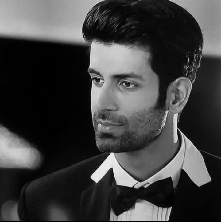 Naila714's tweet photo. @indiaforums @zainimam01 @BarunSobtiSays @NakuulMehta @namik_paul 4. Namik paul #IFPoll https://t.co/e8SErwNjWN