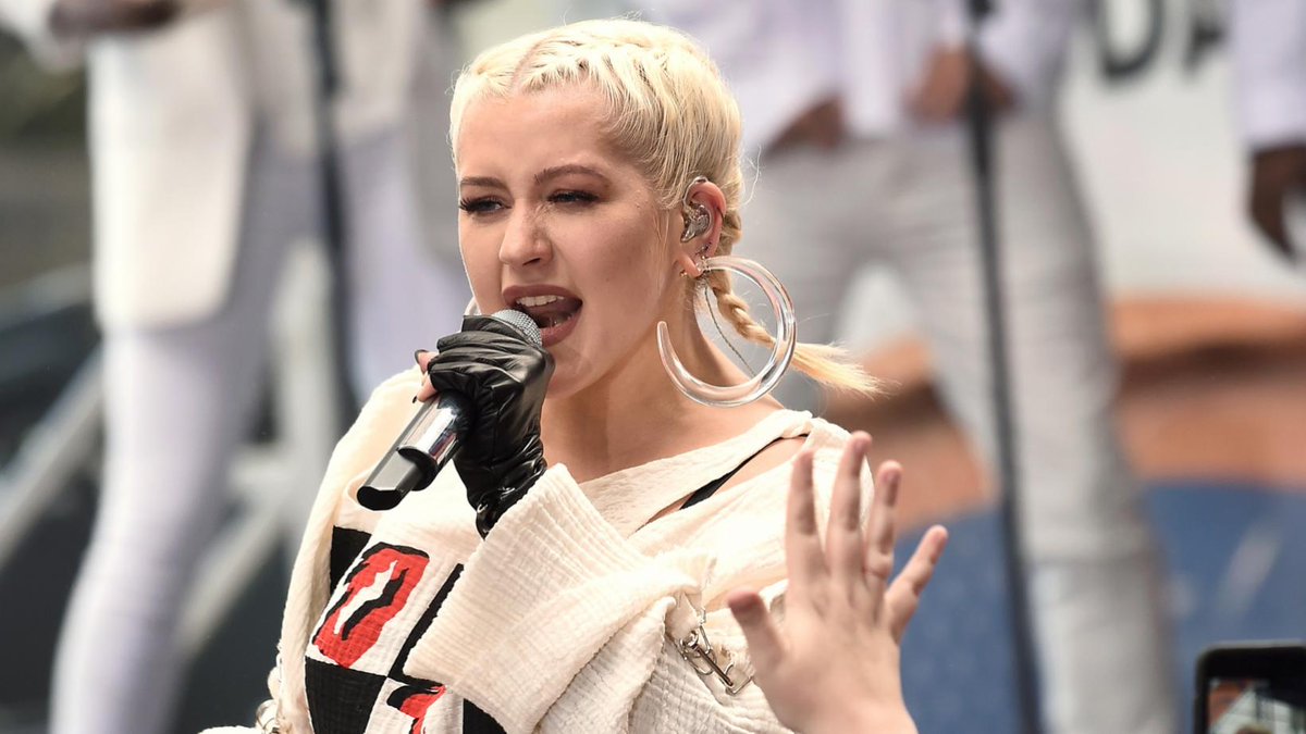 ChristinaCenter's tweet photo. (PHOTOS // 15-06-2018) @Xtina lors de sa performance pour l'émission @TODAYshow https://t.co/32qJY8bgx6