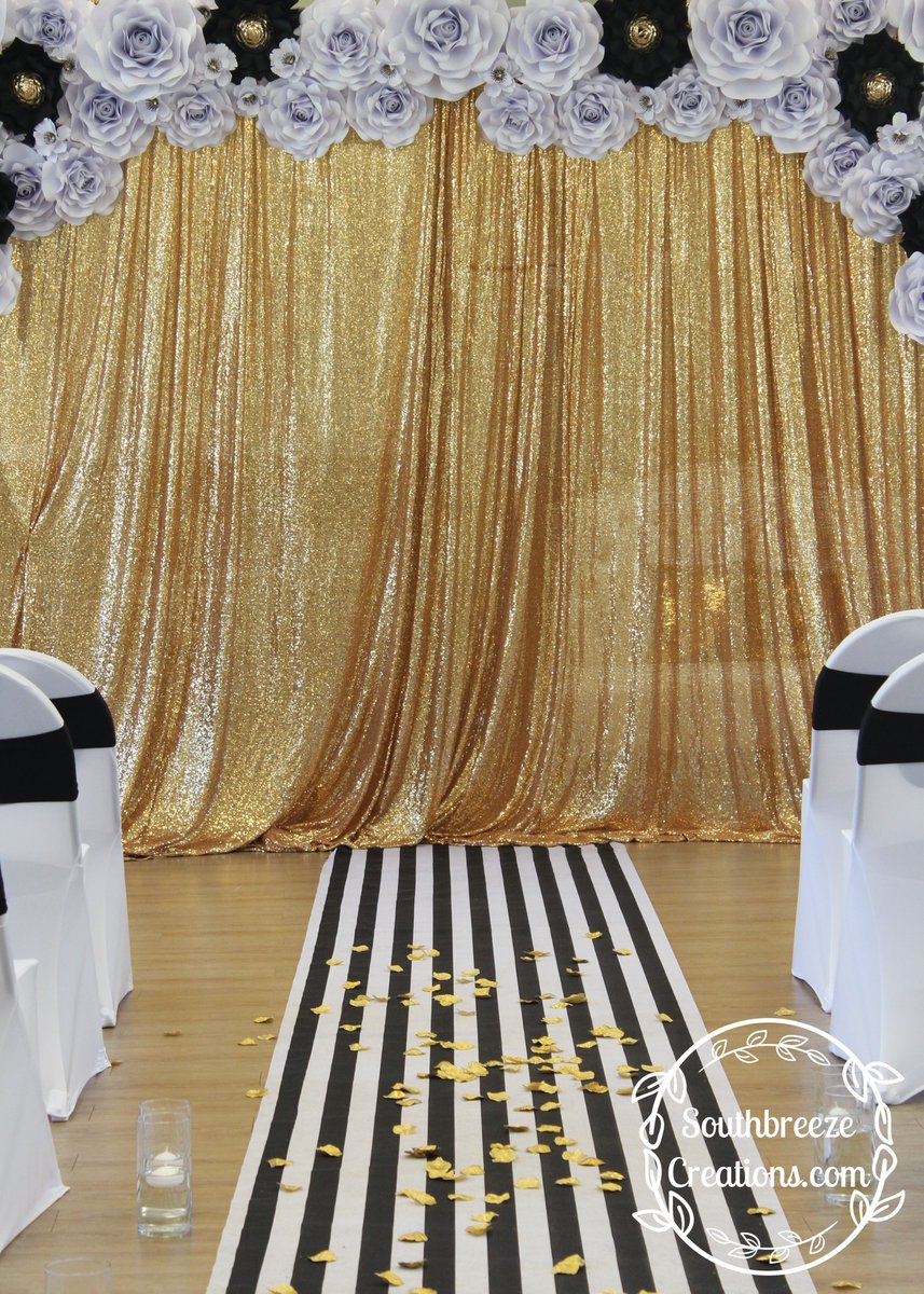 SouthbreezeCrea's tweet photo. My very first wedding backdrop was a success! In these pics, I made the wedding backdrop and the Mr &amp; Mrs sign. #papercraft #paperroses #paperflowerbackdrop #paperbackdrop #handmade #wedding #eventdecor #southbreezecreations https://t.co/yW0lopBtM7