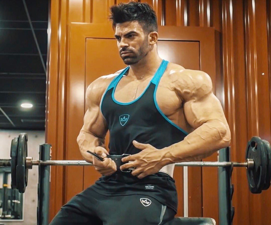 belegendcollect's tweet photo. @sergiconstance wearing Tank "Bruce" only a few left in stock
Shop online at https://t.co/2FdtgHjBIw
🌍Worldwide shipping🌎
#BeLegend #lifestyle #belegendcollection #belegendarmy #belegendwomen #blgnd https://t.co/hVuY2NghLd