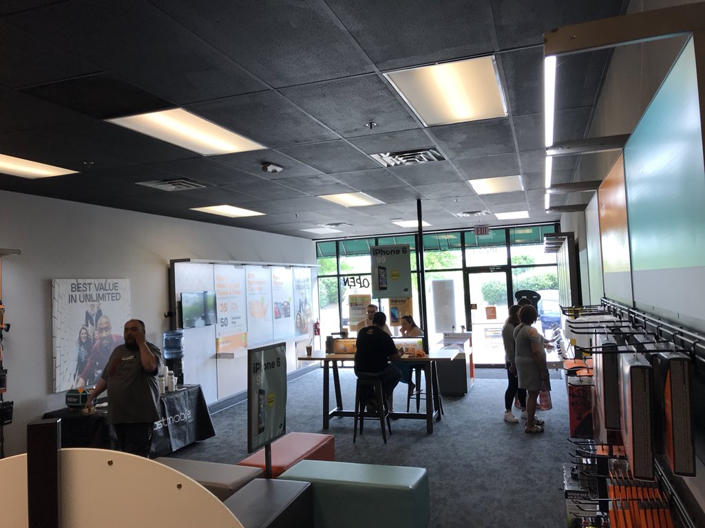 Full House Boostmobile In Delavan!!!
Facebook Promo going wild🤑<a href="/santana_vis/">Vis Santana</a> <a href="/santana_vis/">Vis Santana</a> <a href="/jayleen_falero/">Jayleen Falero</a> <a href="/DeLaney_Norm/">Norman DeLaney</a> @leslis_55