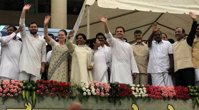 gsurya's tweet photo. Lot of AAP handles are beseeching Rahul Gandhi to join @ArvindKejriwal #LGDrama for opposition unity.

Where was he when the united opposition was at #Karnataka Govt formation?  #AAPisBJPSaap https://t.co/ydxRtE024z