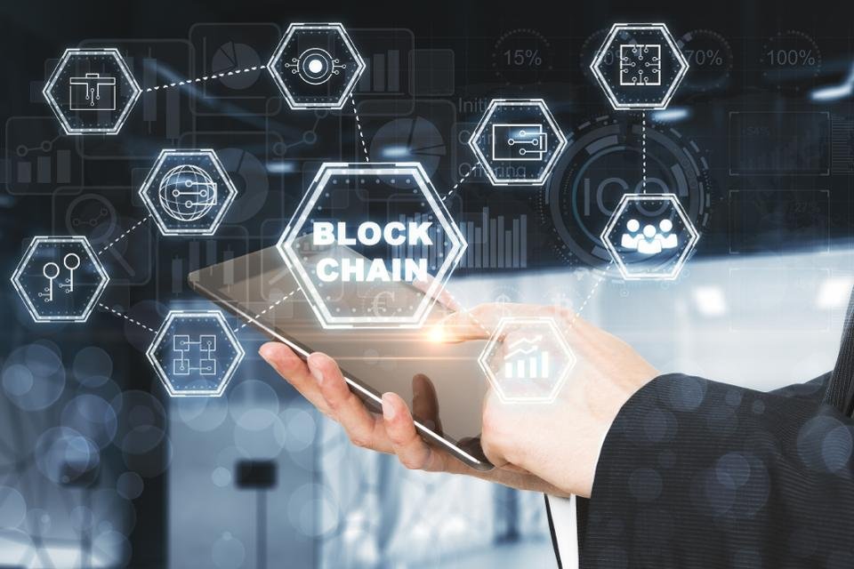 hacklifed's tweet photo. The Definitive List Of (Current) Blockchain Possibilities In Retail 
#Blockchain #Tech #Retail #Innovation #Project #Bitcoin #Coin #Wallet #Crypto #DigitalCurrency #Cryptocurrency #ICO #IBM #DigitalMarketing #Marketing #Qiibee #Coupons #Payments 
https://t.co/k0Qo301iSt https://t.co/dRPFuz4xBr
