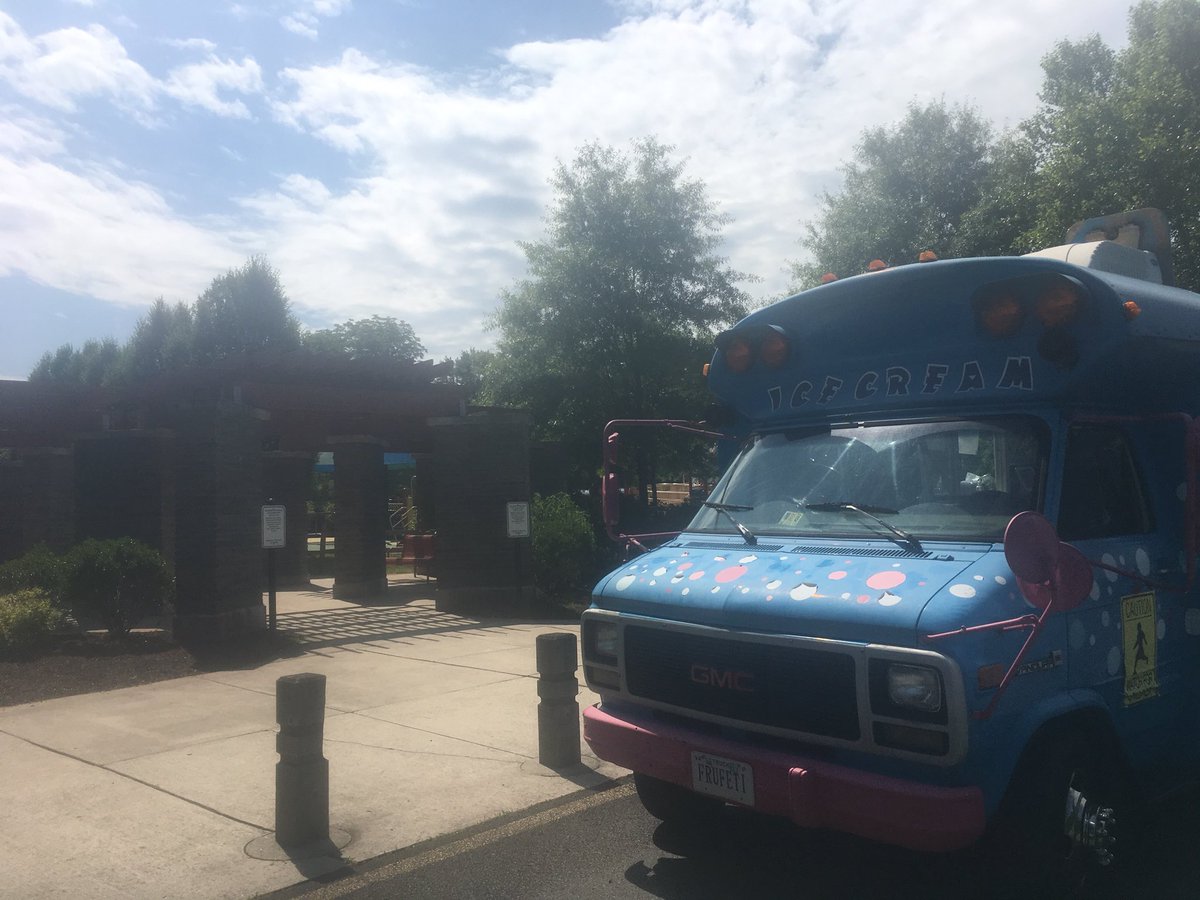 frufetti's tweet photo. It’s a beautiful day in McLean!!! Serving up your favorite frozen treats at Clemyjontri Park. Just tried out a new flavor combo: passion fruit&amp;mango with a snow cap. Yum 😋 #shavedice #frufetti #icecreamtruck #clemyjontripark https://t.co/z3qfvZRsNH