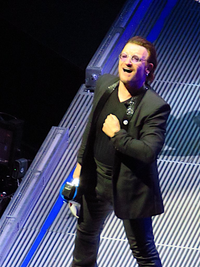 mazarockin's tweet photo. #U2eiTOUR  6/13/18 Philly  #Bono https://t.co/RViGGp8sKg